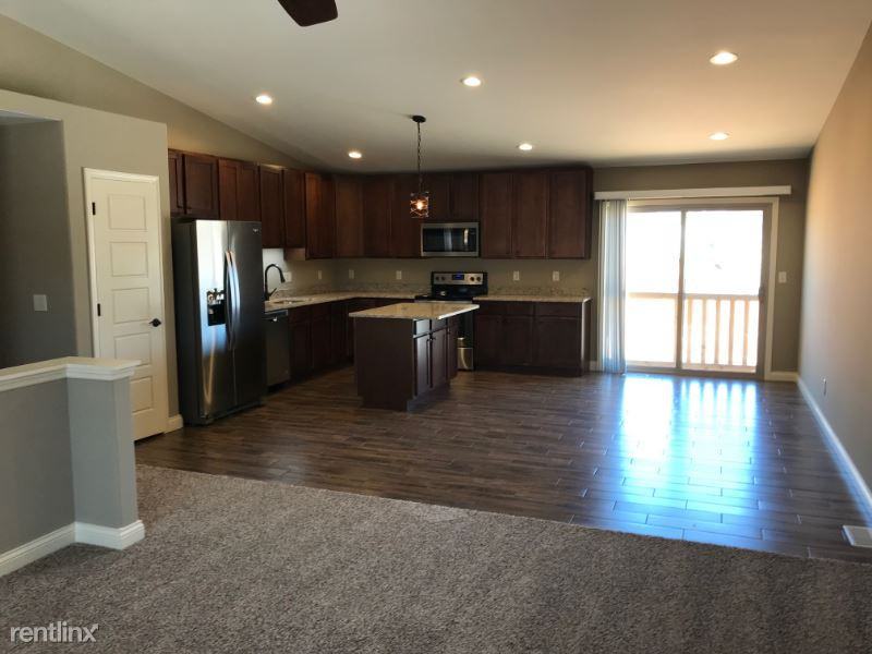 334 Touchdown Dr - Photo 3 of 14