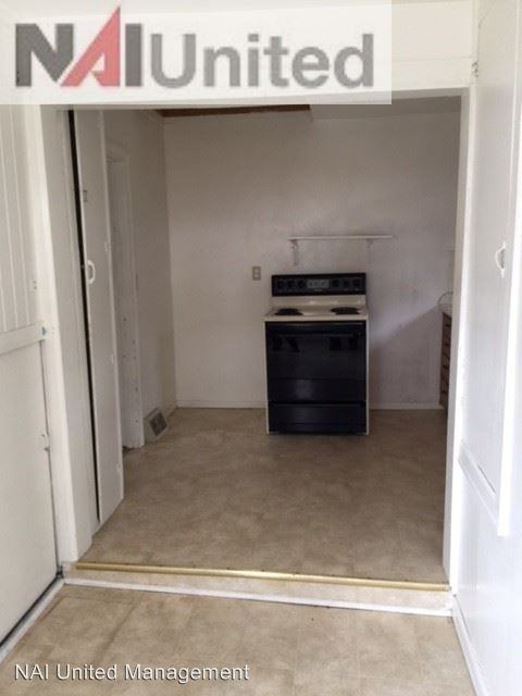 2319 41st St - Photo 3 of 8