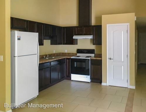 1005 W King St - Photo 2 of 13