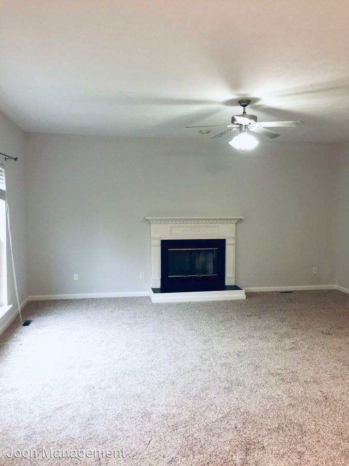 7424 Tarmac Way - Photo 2 of 7