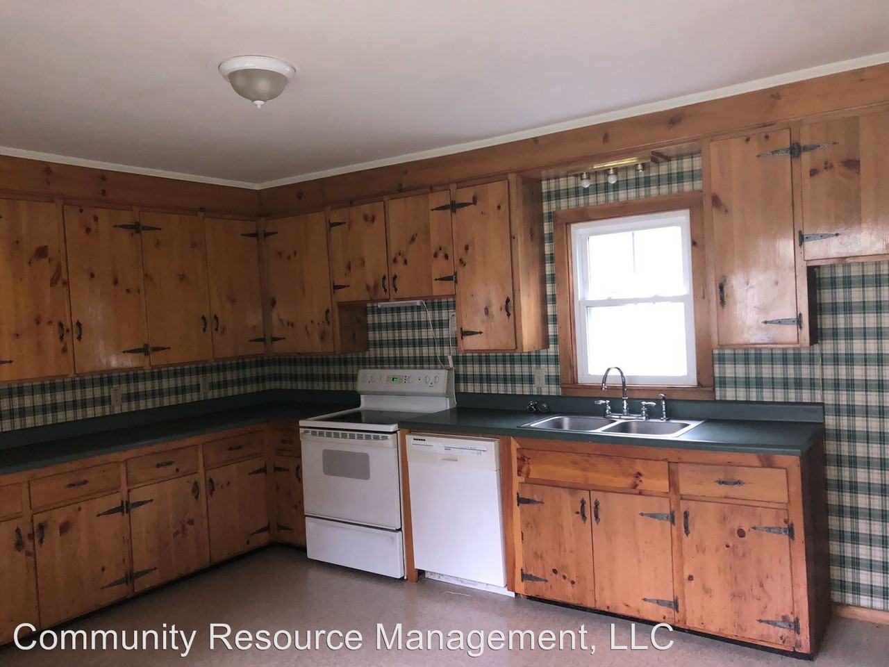 209 Bradford St - Photo 2 of 9