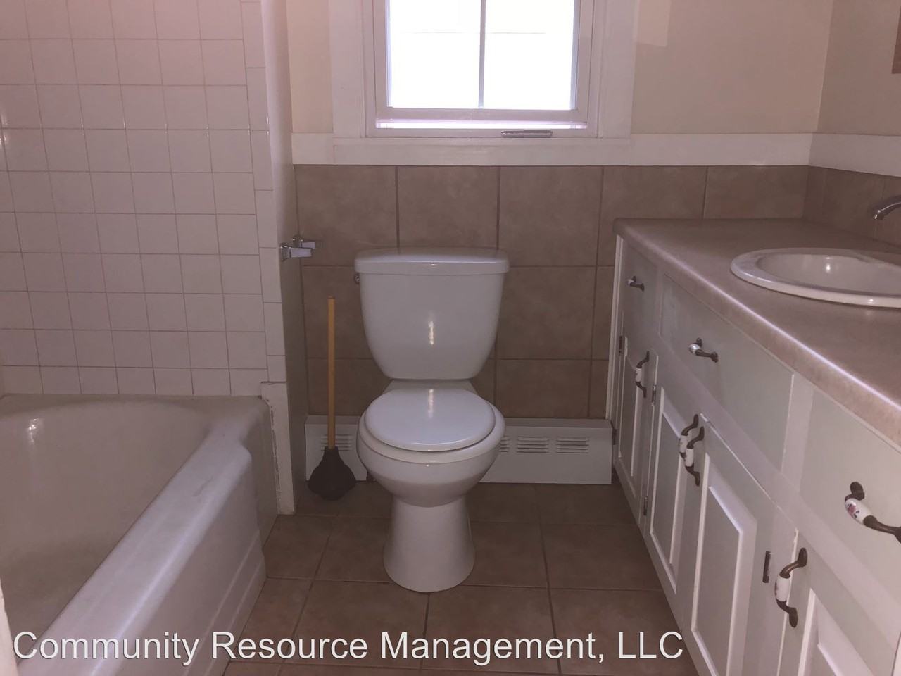 209 Bradford St - Photo 3 of 9