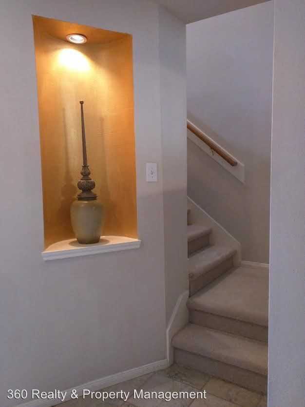 7902 Belterraza Ct - Photo 3 of 13