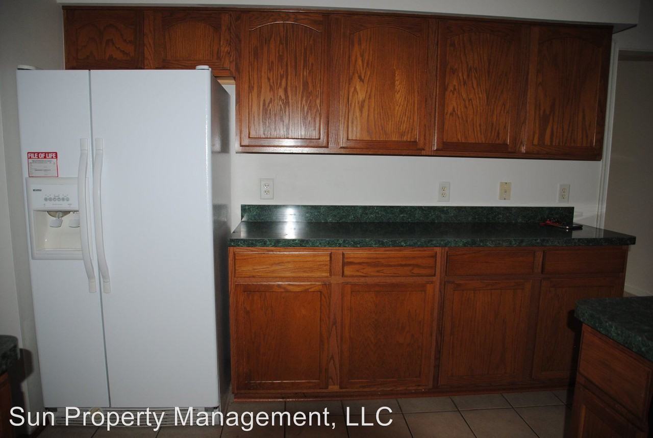 10120 Spring Creek Dr - Photo 2 of 5