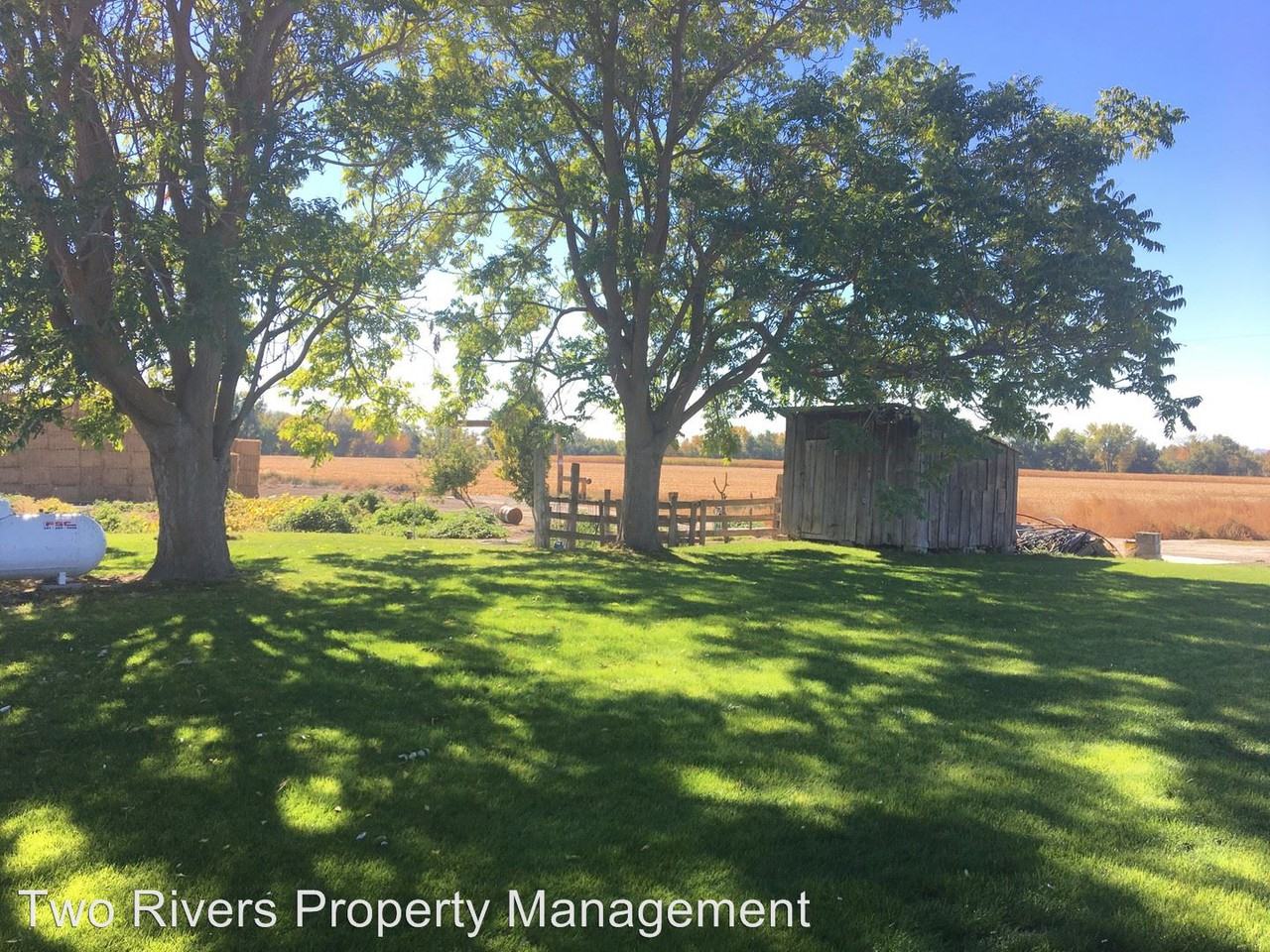 1597 Crystal Ln - Photo 3 of 5