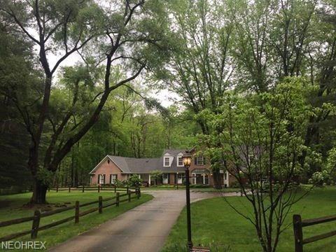 679 Chagrin River Rd - Photo 2 of 20