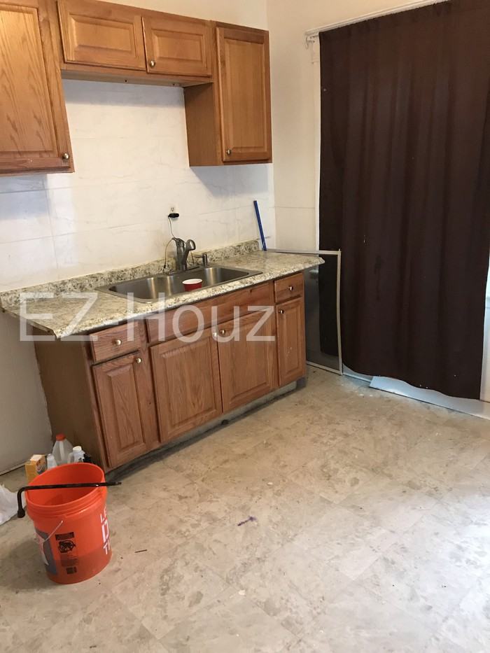 720 Sherman St - Photo 3 of 16