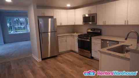 314 3rd St #Fl 1 - Photo 3 of 15