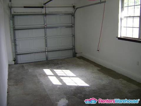 415 Main St - Photo 3 of 18