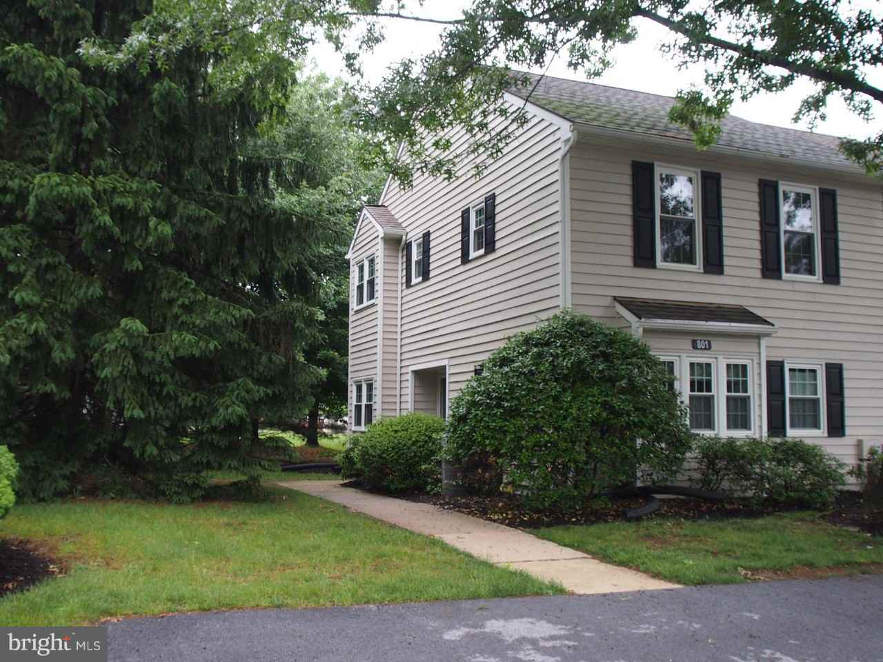 801 Meadow Ct - Photo 2 of 10