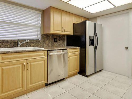 7106 NW 43rd St - Photo 3 of 8