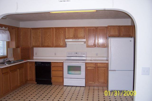 402 Sharron Ln - Photo 3 of 7