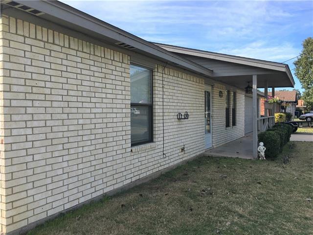 604 Shady Grove Dr - Photo 2 of 24