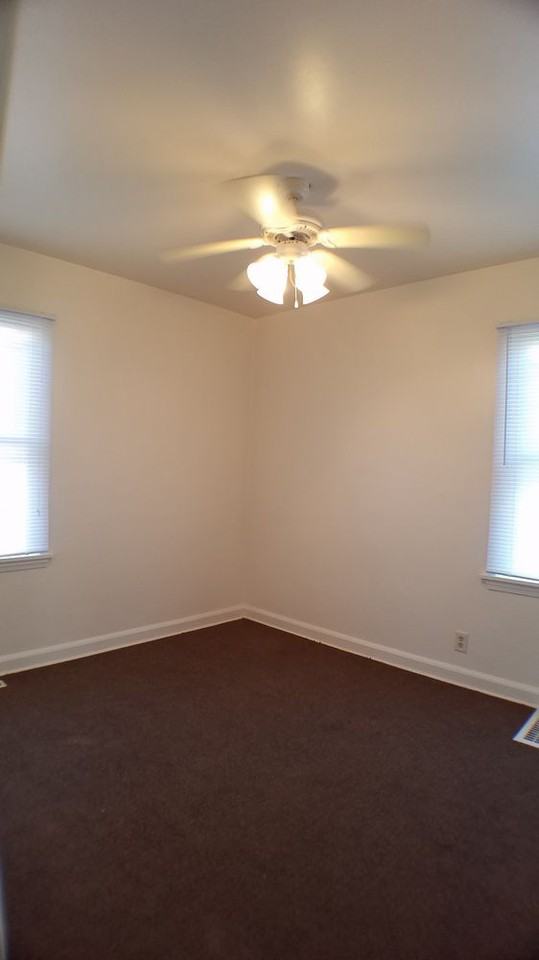 4884 N 26th St - Photo 3 of 12