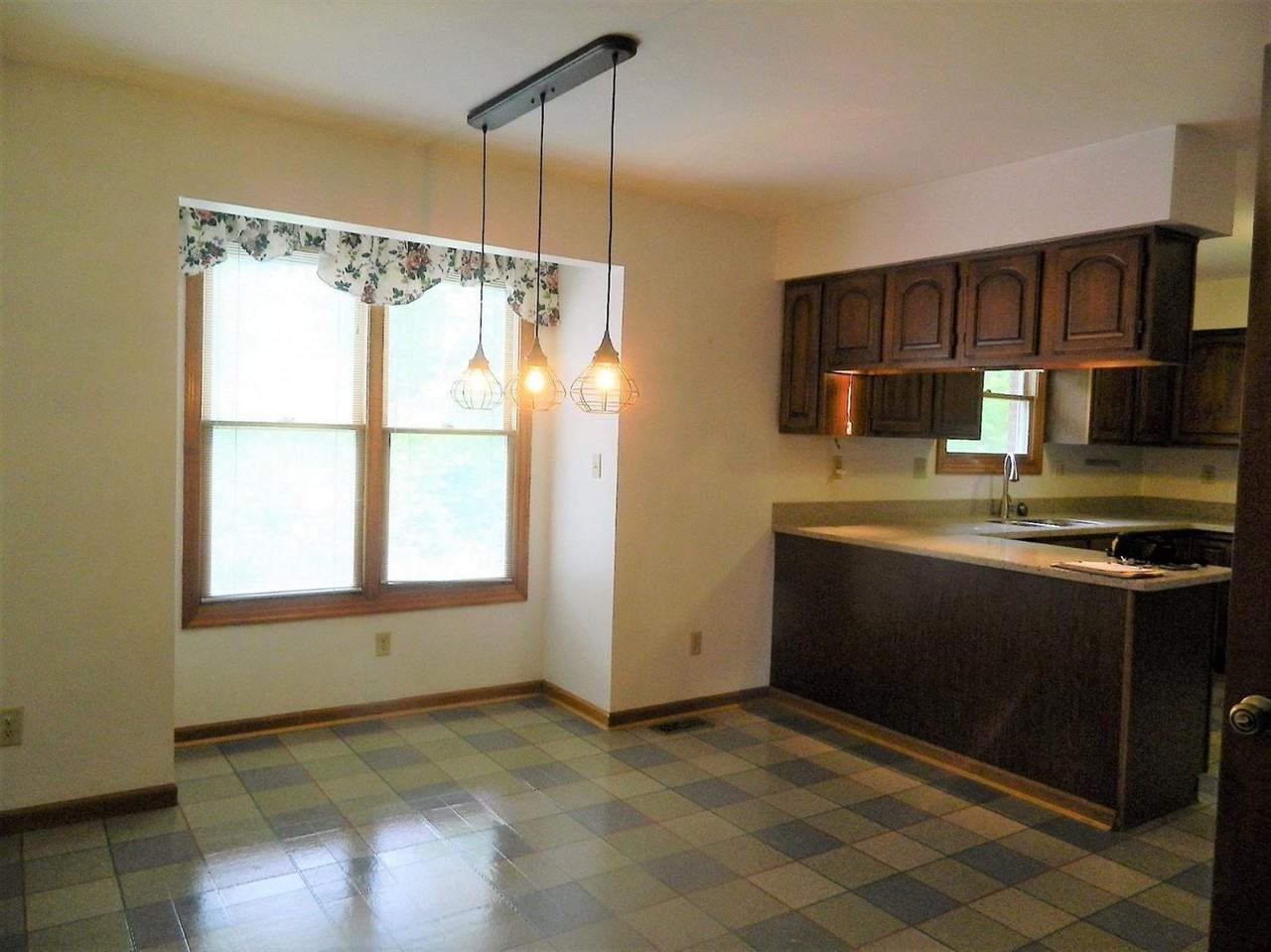 7271 Cherrywood Ln - Photo 3 of 22