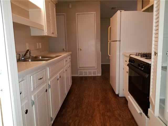 209 Island Dr - Photo 2 of 13