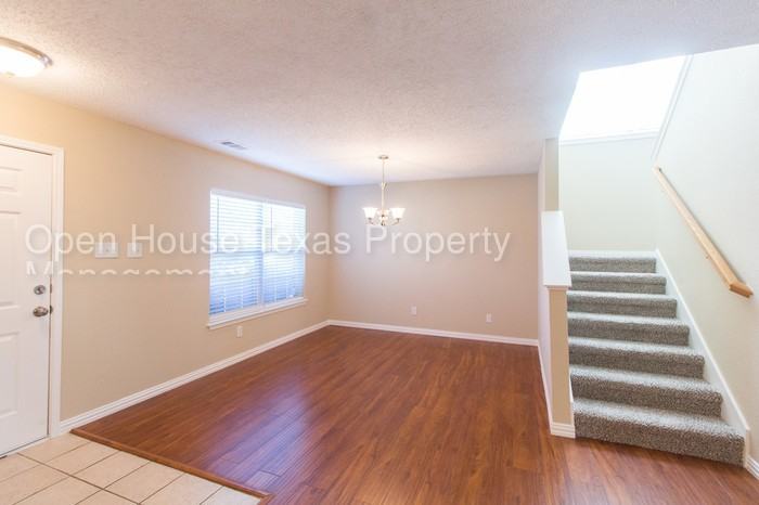 6733 Cedar View Trail - Photo 2 of 10