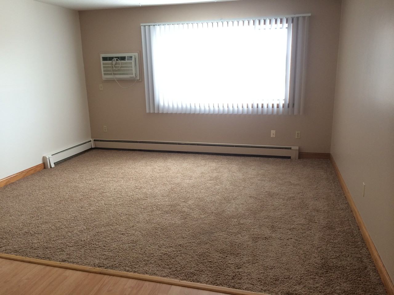 530 6th Street East - Photo 3 of 11