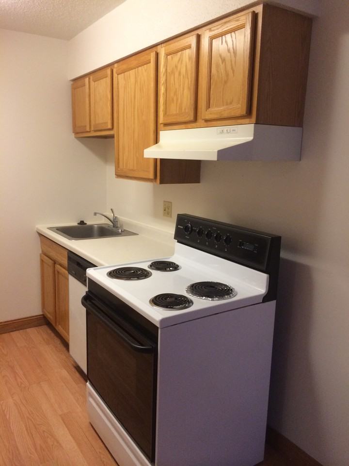 530 6th Street East - Photo 2 of 11