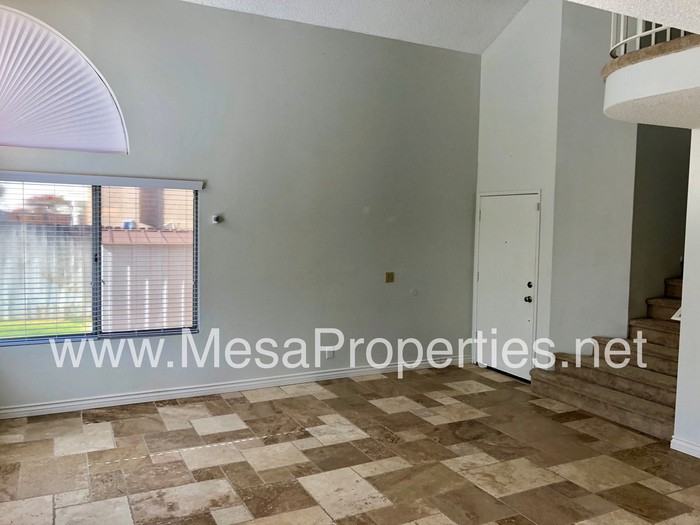 14925 Dandelion Ct - Photo 3 of 16