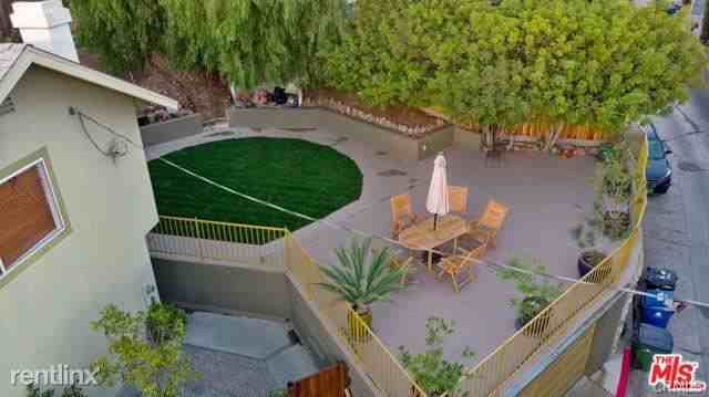 2601 Hollyridge Dr - Photo 2 of 28