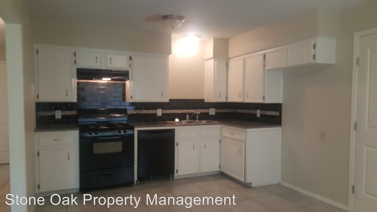 2204 Rifle Bend Dr - Photo 2 of 11