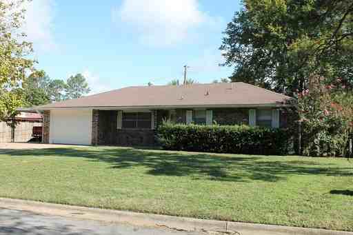 1121 Sycamore Ln - Photo 2 of 10