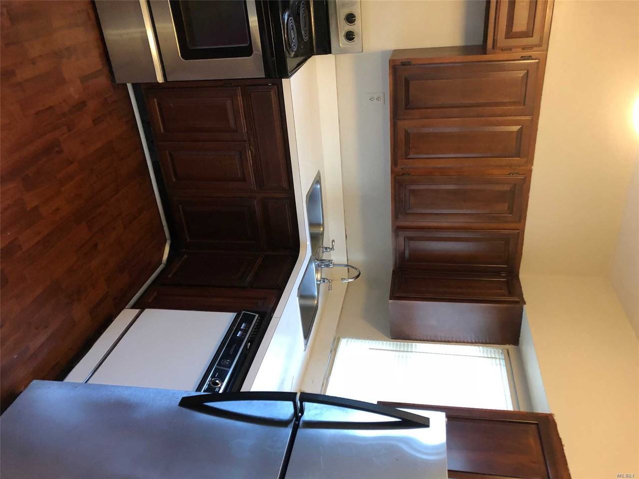 971 Orion Ct - Photo 2 of 7