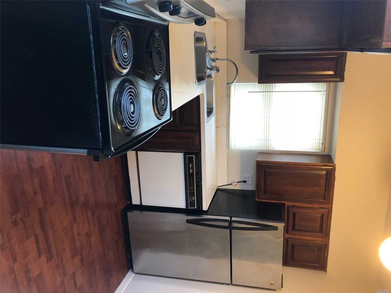 971 Orion Ct - Photo 3 of 7