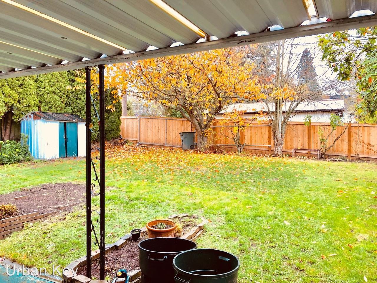 7712 37th Ave SW - Photo 3 of 28