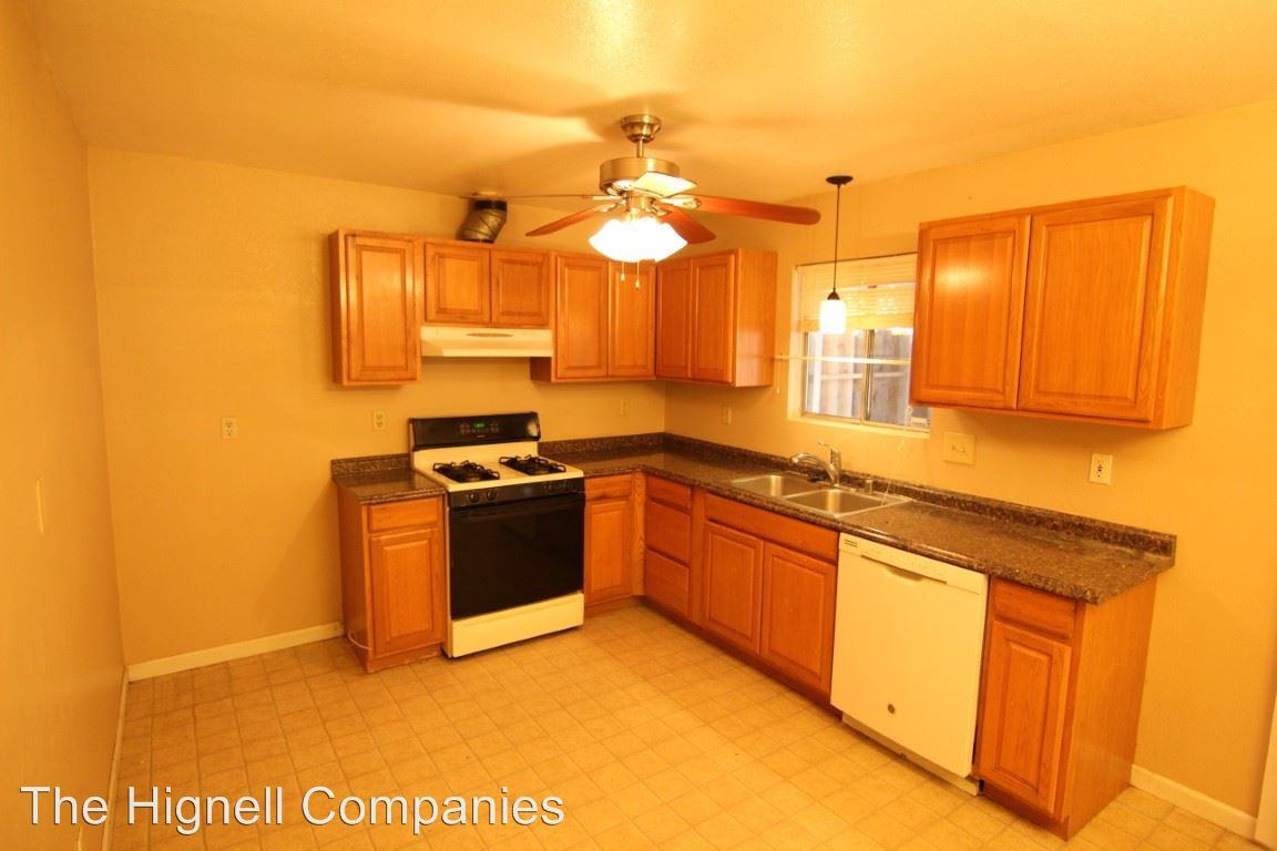 3707 Sunwood Dr - Photo 3 of 9