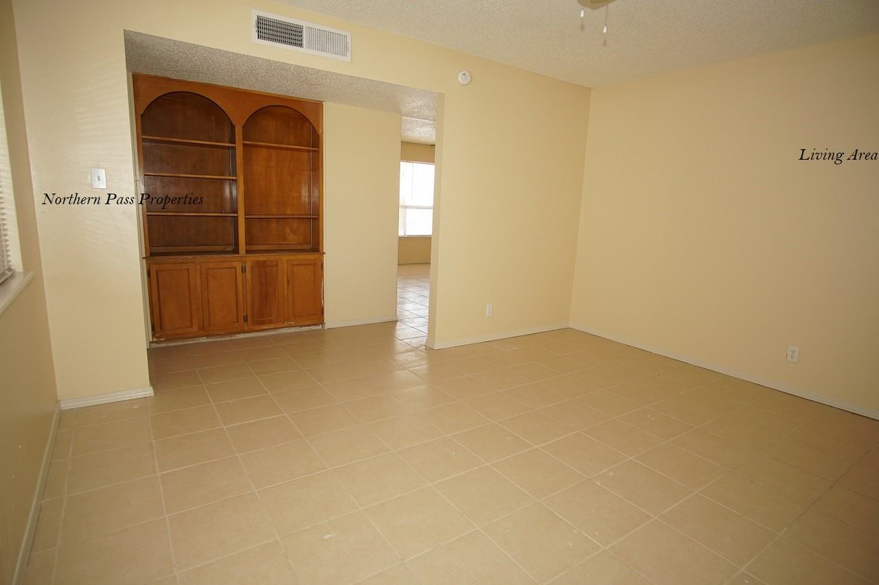 4801 Blossom Avenue - Photo 3 of 19