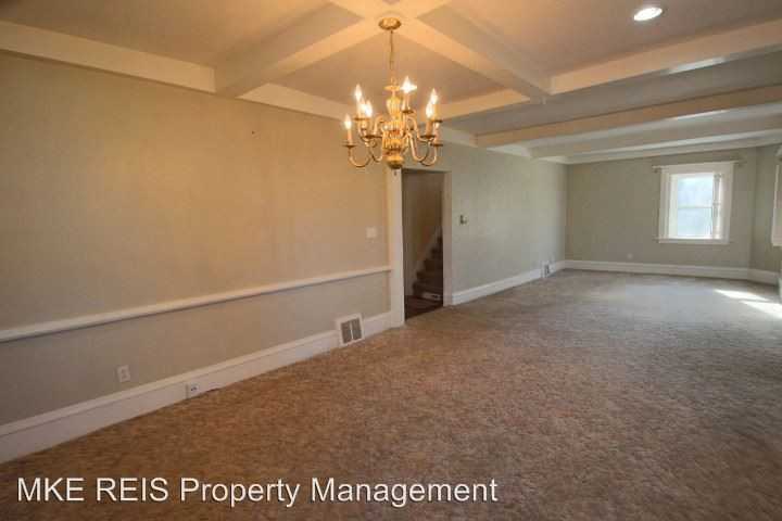 9314 N 60th St - Photo 2 of 28