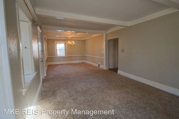 9314 N 60th St - Photo 3 of 28