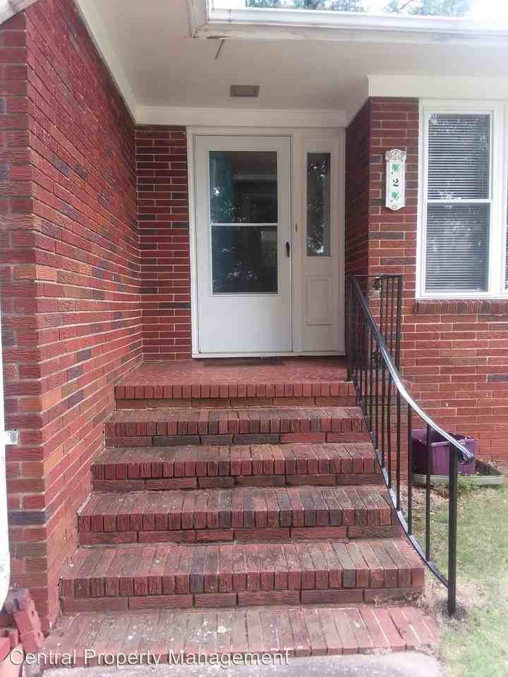 2 Mallory St - Photo 3 of 25