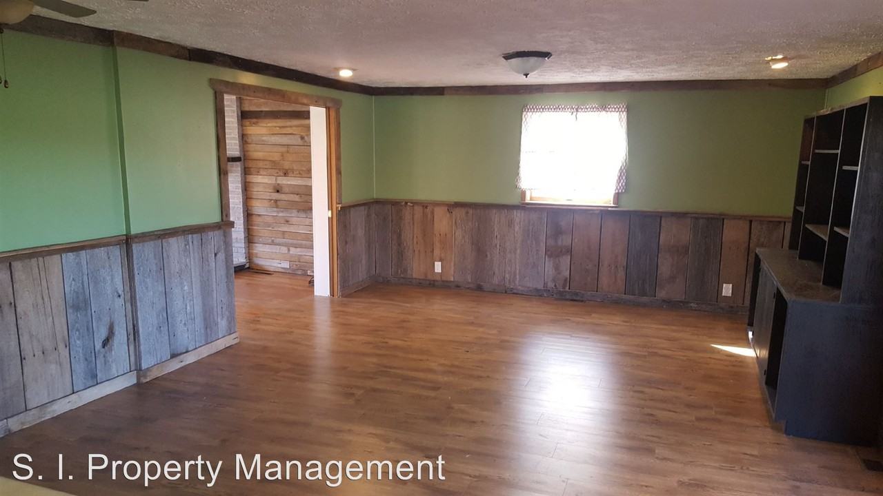 1305 W Herrin St - Photo 2 of 10