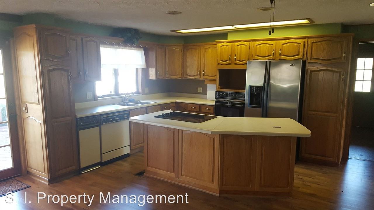 1305 W Herrin St - Photo 3 of 10