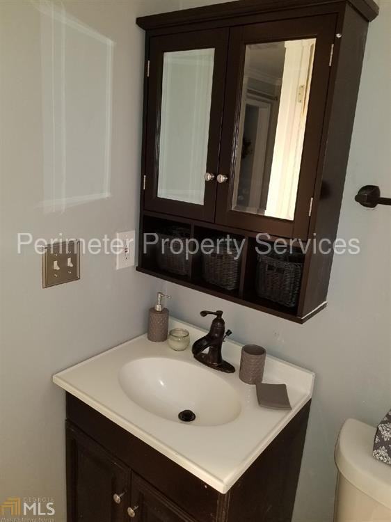 1092 Mayson Turner Rd NW - Photo 3 of 8