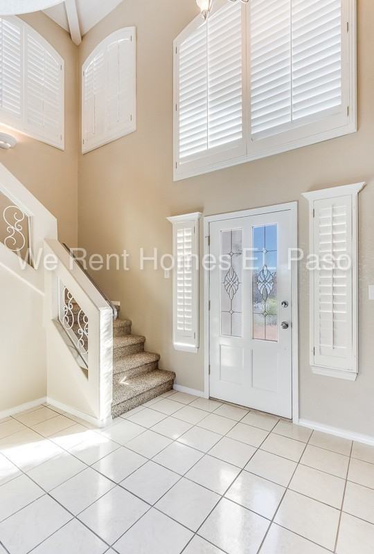 12529 Sun Terrace Ave - Photo 2 of 26