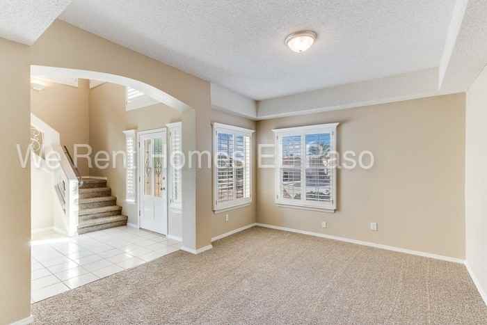 12529 Sun Terrace Ave - Photo 3 of 26