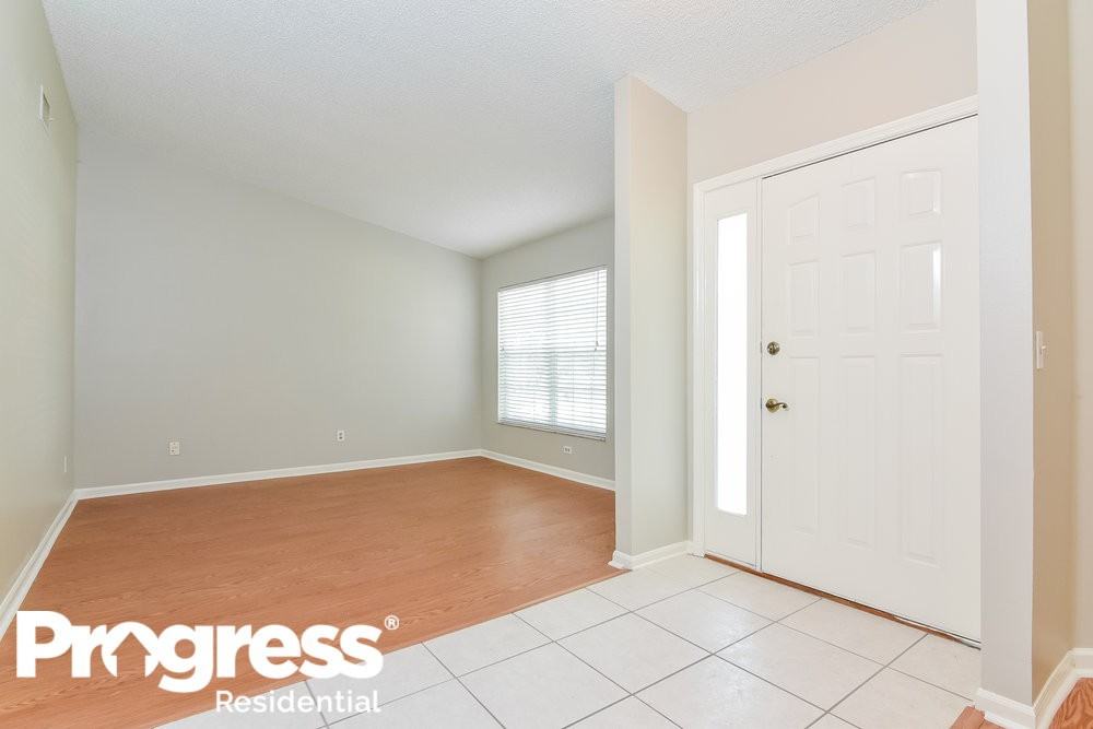 24338 Twin Lake Dr - Photo 2 of 15