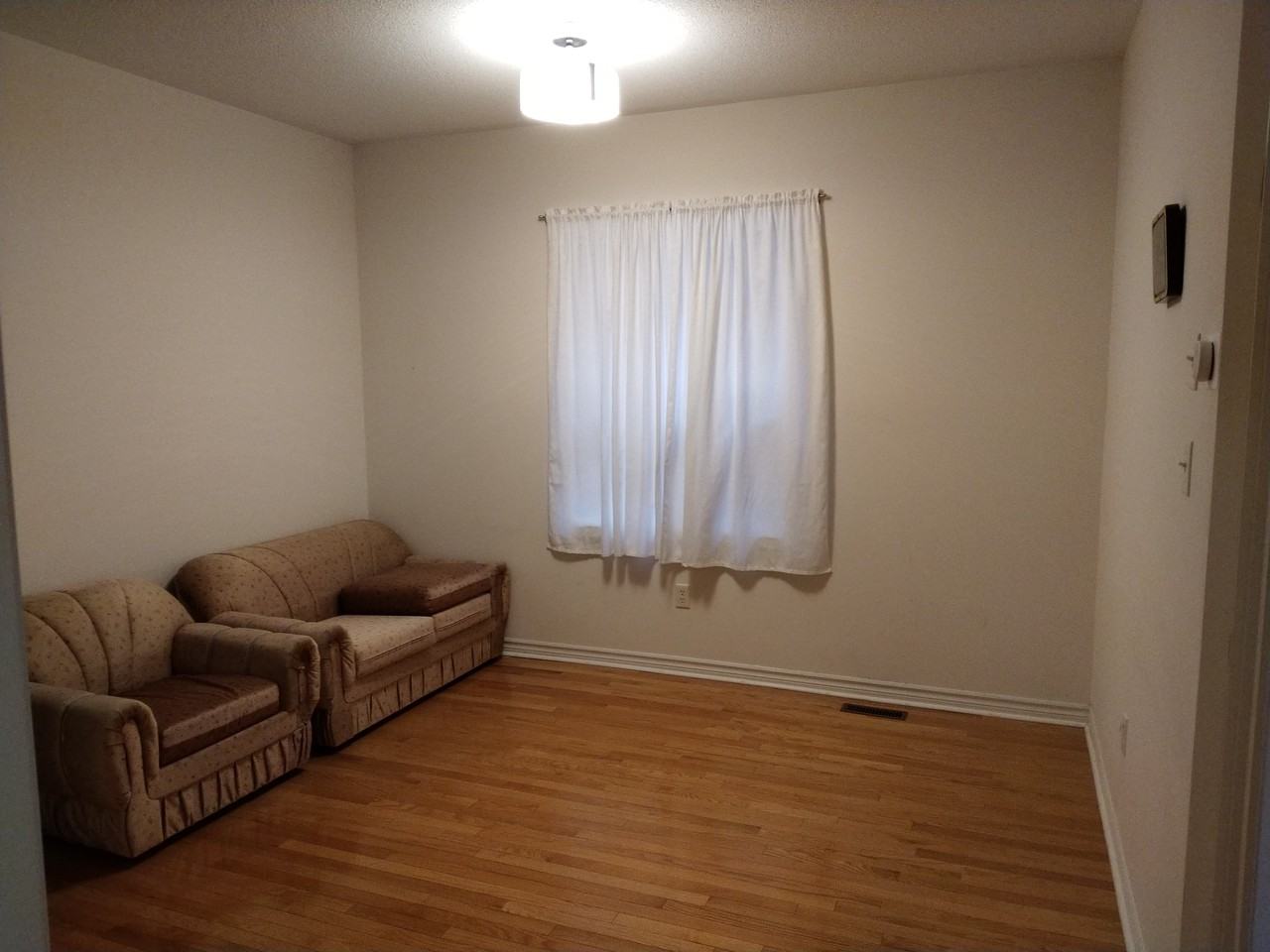 8 Beechgrove Crescent - Photo 2 of 10