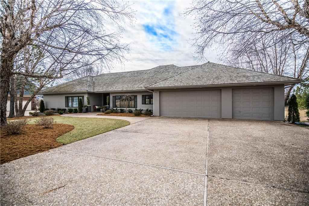 10 S St Andrews Dr - Photo 3 of 30