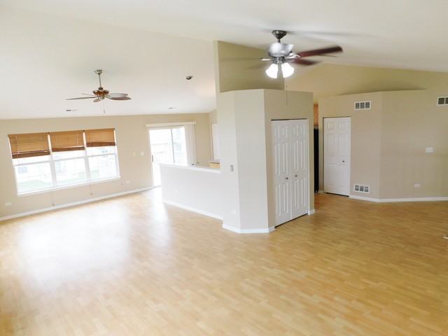 1716 Fieldstone - Photo 3 of 13