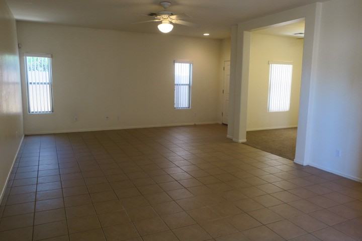 8926 W Hess St - Photo 3 of 20