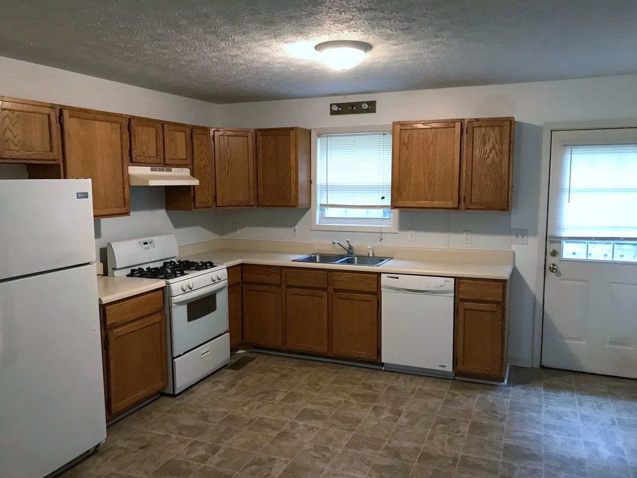 110 Judah Dr - Photo 2 of 6