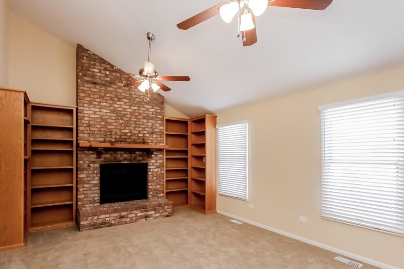 1102 Leawood Dr - Photo 2 of 15