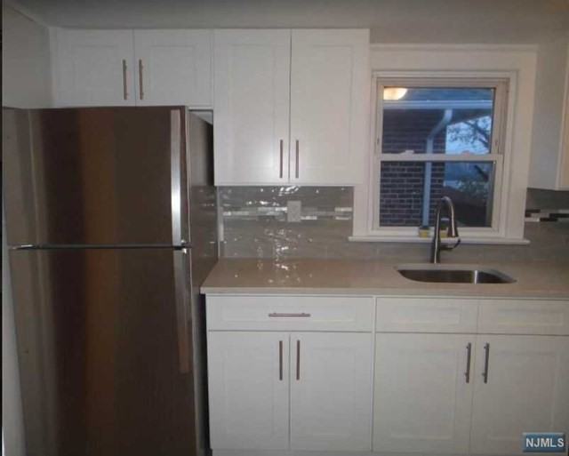 8 Laird Pl #2fl - Photo 3 of 8
