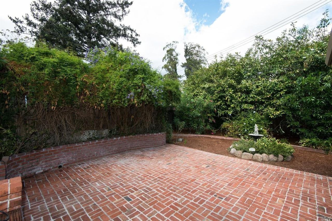 104 Rafael Dr - Photo 2 of 15