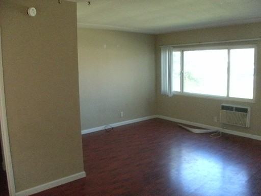 10701 Walnut St - Photo 3 of 11